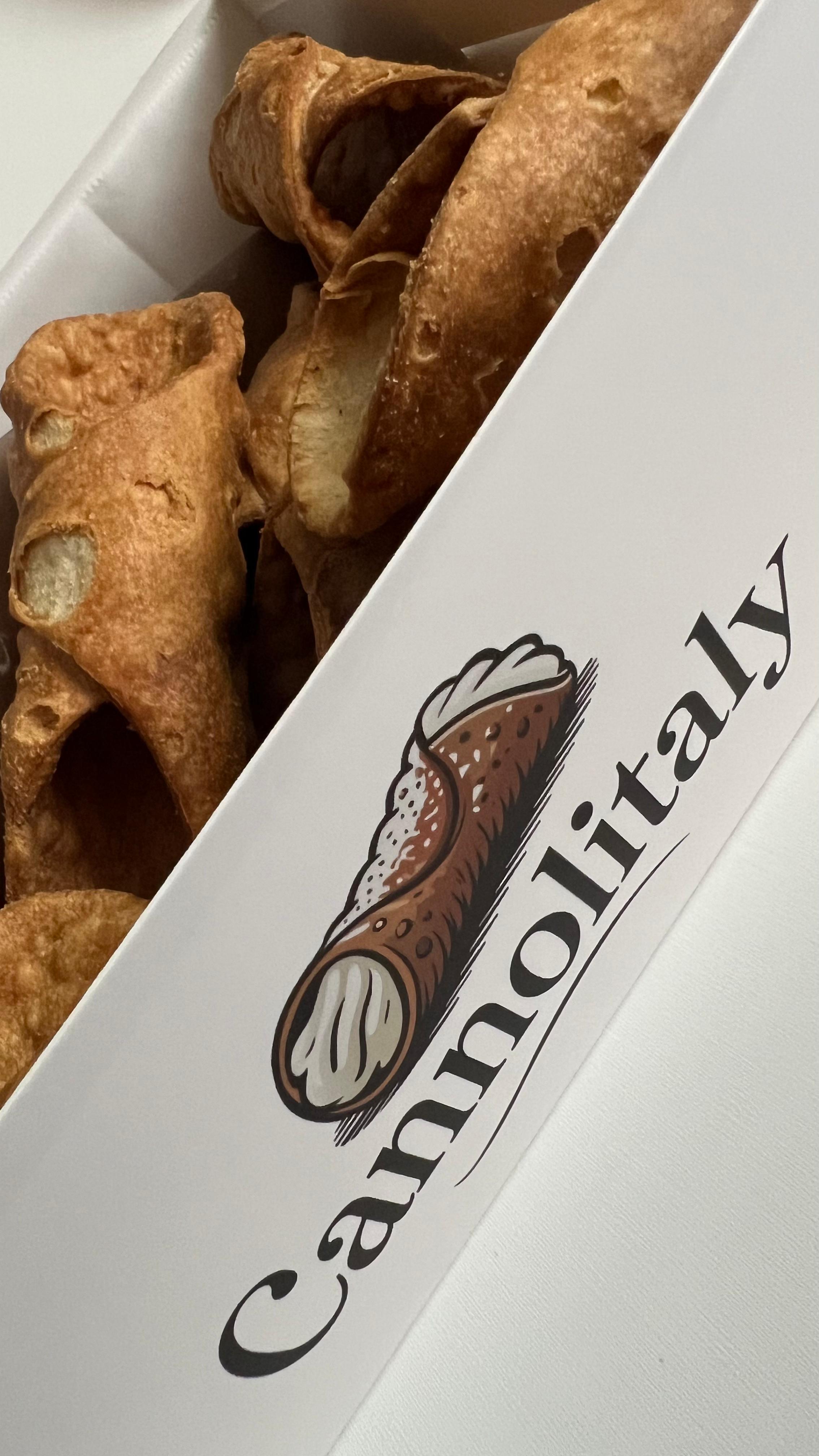 Decorated Cannolitaly cannoli box