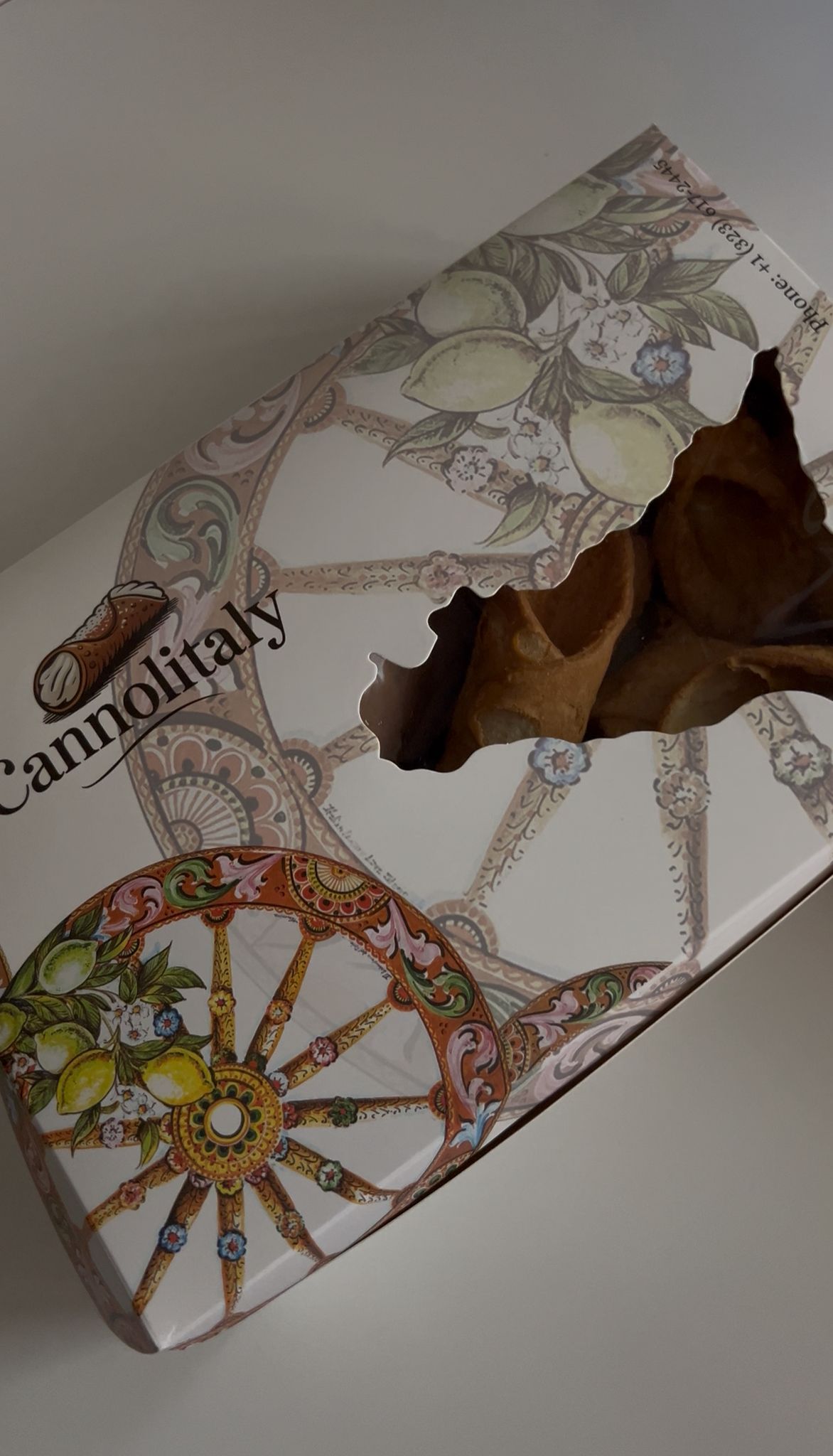 White Cannolitaly cannoli box with logo